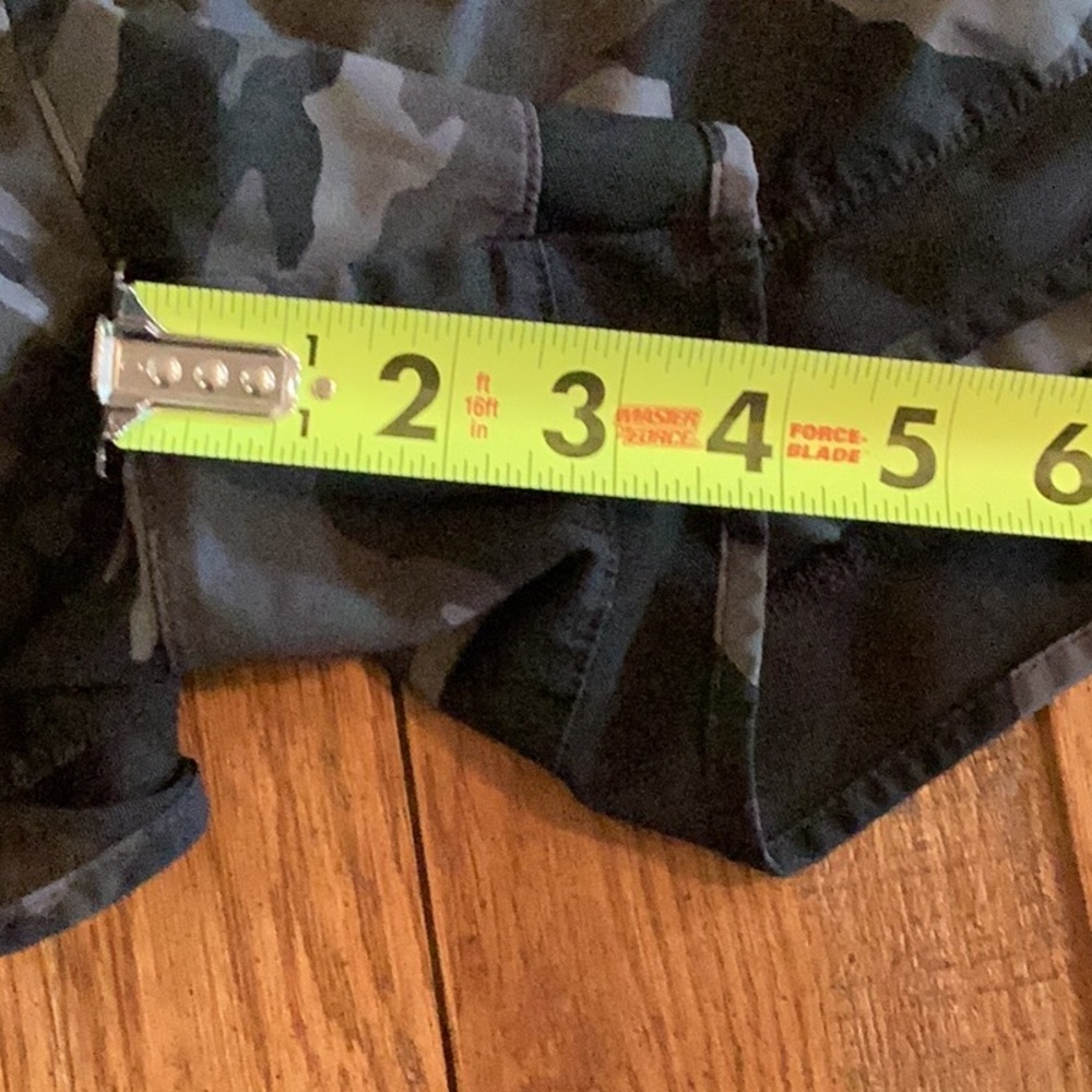 Athleta black camo Racer lined Running Shorts - Picture 15 of 15